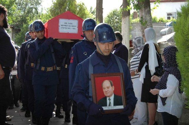 Emekli Tuğgeneral Akar, Askeri Törenle Uğurlandı