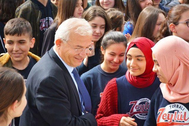 Başkan Görmez’den Liselere Malzeme Desteği