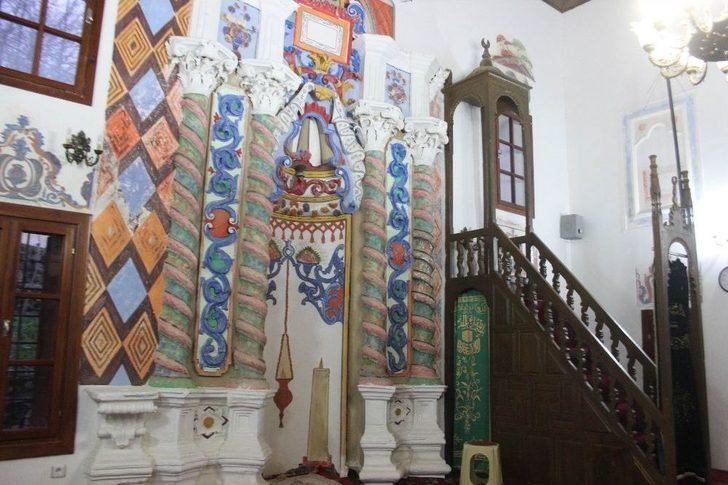 233 Yıllık Köy Camisi Görenleri Şaşırtıyor G2