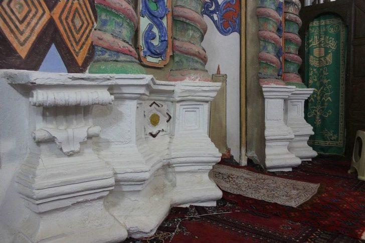 233 Yıllık Köy Camisi Görenleri Şaşırtıyor G4