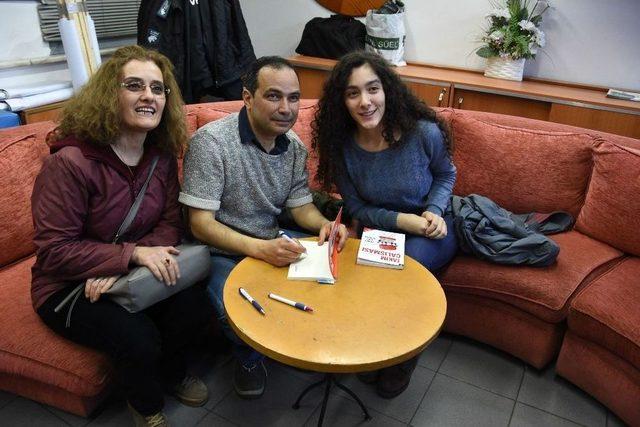 Nazilli’de ‘gazete Kağıdından Paraşüt Yapmak’ Adlı Konferans Düzenlendi