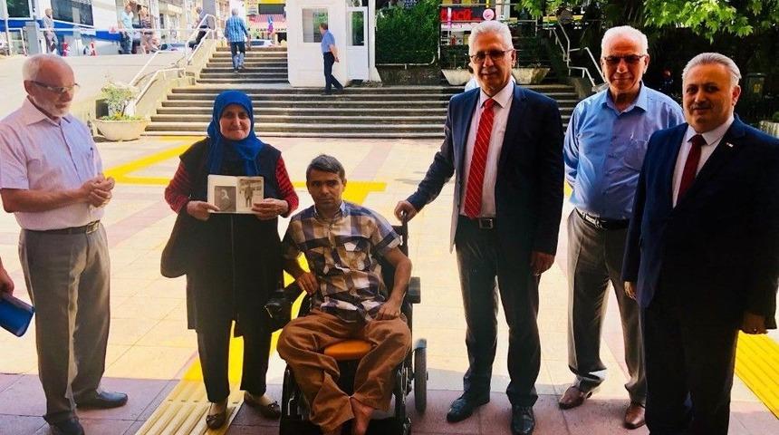 İki Engelli Vatandaş Ak&uuml;l&uuml; Sandalyesine Kavuştu