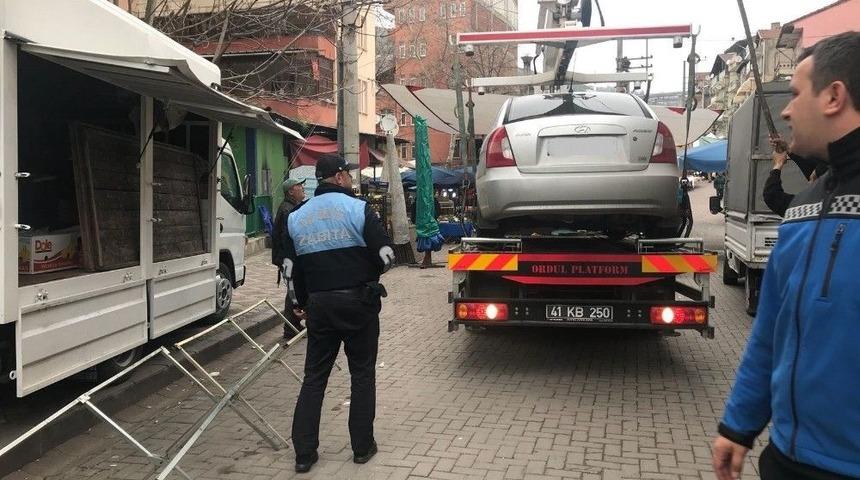 İzmit Zabıtası 91 Seyyar Satıcıya İşlem Yaptı