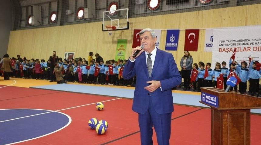 G&ouml;lc&uuml;k Ortaokulu Spor Salonu&rsquo;nun Tanıtımı Yapıldı