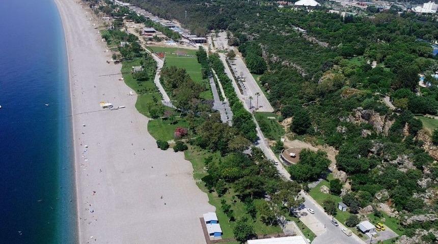 Konyaaltı Sahili Yeni Y&uuml;z&uuml;yle Hayran Bıraktı