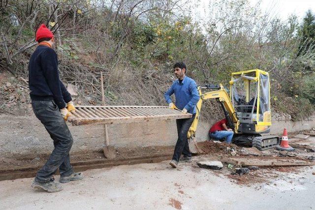 Körfez’de 2,5 Kilometrelik Su Kanalı Temizlendi