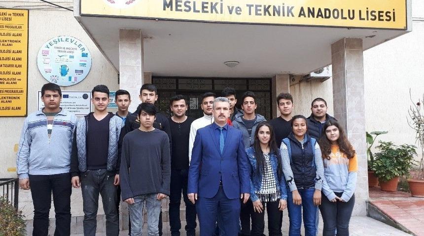 87 &Ouml;ğretmen Ve &Ouml;ğrenciye Yurt Dışında Eğitim İmkanı Sağlandı