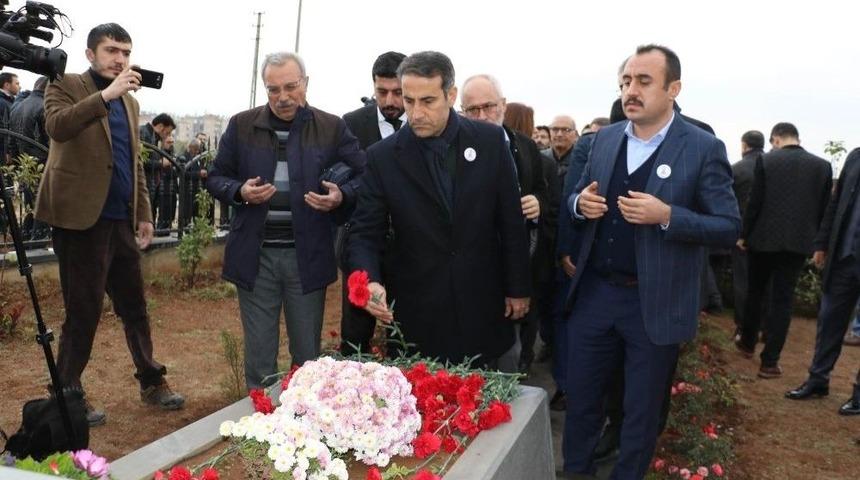 Tahir El&ccedil;i Mezarı Başında Anıldı