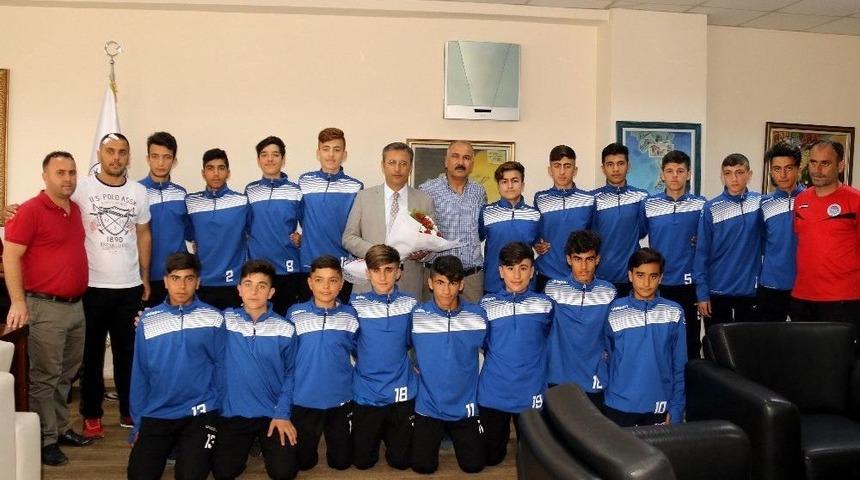 Şampiyon Sporculardan Başkan Pamuk&rsquo;a Ziyaret