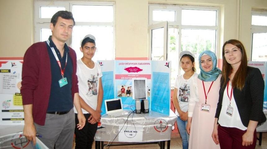Ortaokulda Bilim Fuarı A&ccedil;ıldı