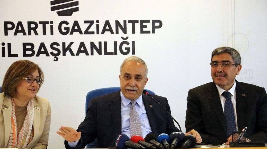 Bakan Fakıbaba&rsquo;dan Fıstık A&ccedil;ıklaması