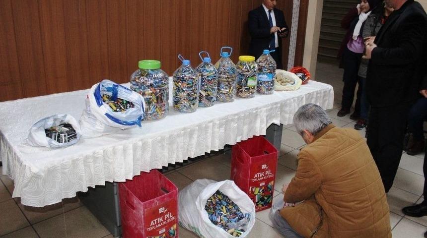 &Ouml;ğrenciler 1 Ton Atık Pil Topladı