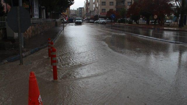 Mut&rsquo;ta Kuvvetli Yağmur Etkili Oluyor 2