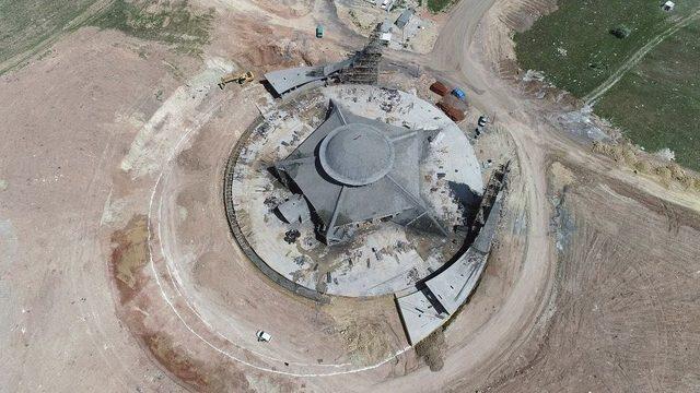 Türkiye’nin İlk ‘ayyıldızlı Camisi’ Kendini Göstermeye Başladı