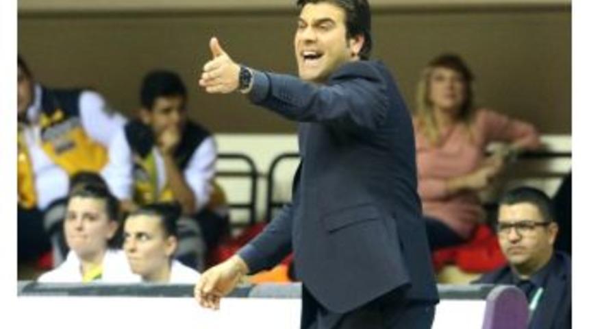 Fenerbah&ccedil;e&rsquo;de Fırat Okul İle Yollar Ayrıldı