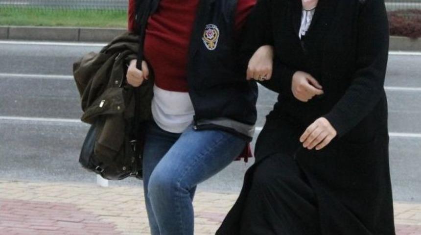 Alanya&rsquo;da Fet&ouml;&rsquo;den Aranan Kadın &Ouml;ğretmen Balıkesir&rsquo;de Yakalandı