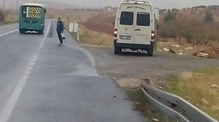 Gaziantep&rsquo;te Otomobil İle Minib&uuml;s &Ccedil;arpıştı: 10 Yaralı