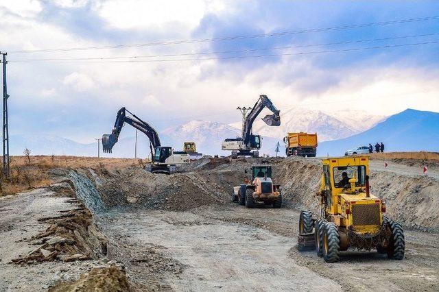 Başkan Çakır Yol Çalışmalarını Yerinde İnceledi