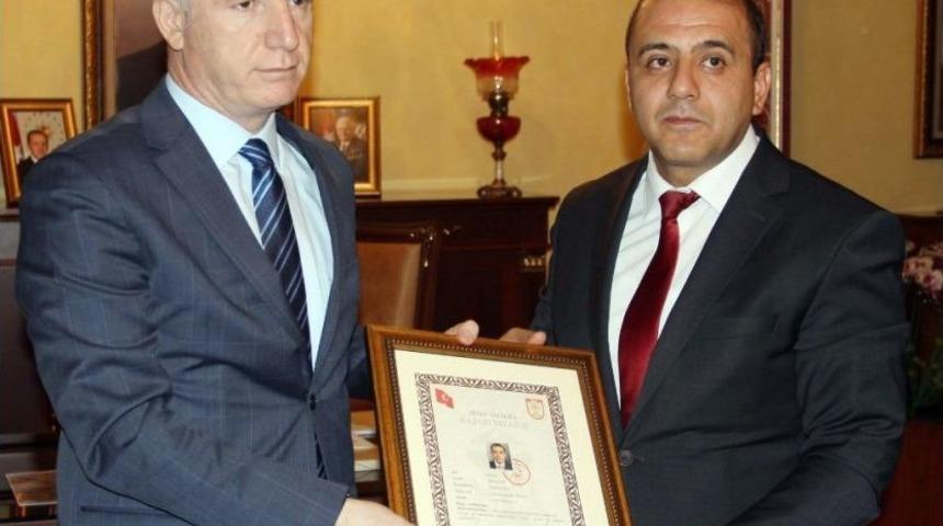 Yılın &Ouml;ğretmenine Başarı Belgesi