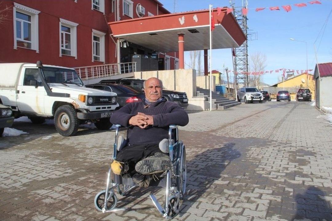 Başkale Kaymakamlığında Tekerlekli Sandalye Hizmeti