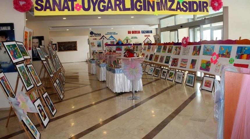 İhlas Koleji&rsquo;nde Renkler Dile Geldi