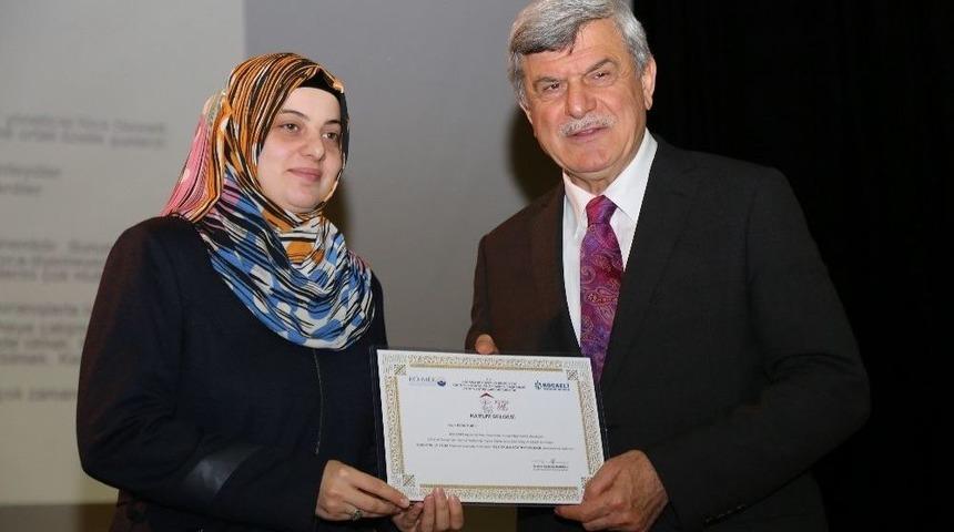 Aile Okulu&rsquo;ndan Mezun Olan 600 Kursiyere Sertifika Verildi