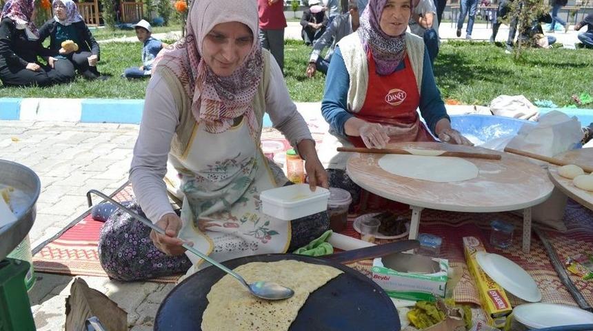 &Ouml;ğrenciler Yıl Sonunu Festivalle Kutladı