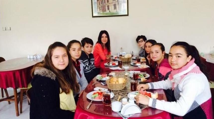 Gazimihal Ortaokulu &Ouml;ğrencileri Kahvaltıda Buluştu