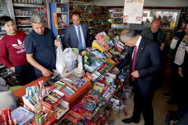 Başkan Aydın Mahalle Bakkallarına Destek Verdi