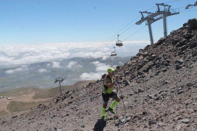 Atletler Erciyes’in Volkanik Tepelerine Meydan Okuyacak