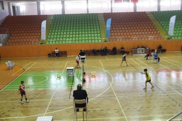 Küçükler Badminton Türkiye Şampiyonası Başladı