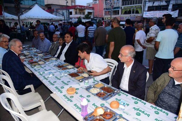 İftar Çadırında İlk Kepçe Başkan Kadir Kara’dan