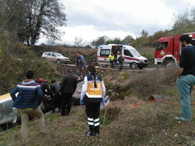 Samsun’da Kamyon Şarampole Yuvarlandı: 1 Yaralı