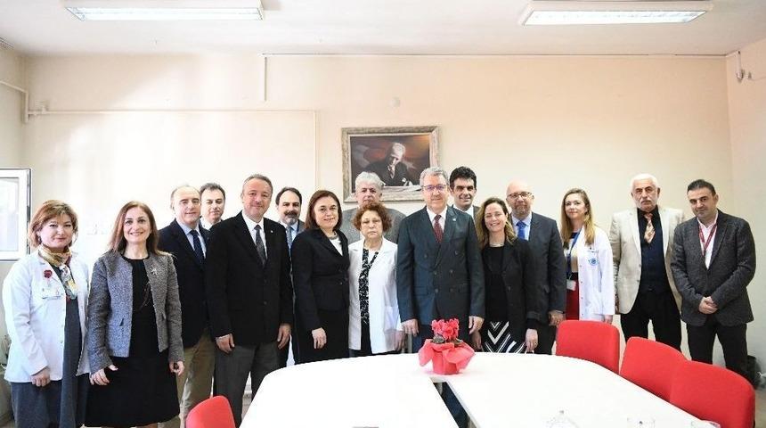 Egeli Akademisyenler T&uuml;rkiye&rsquo;de Bir İlke Daha İmza Attı