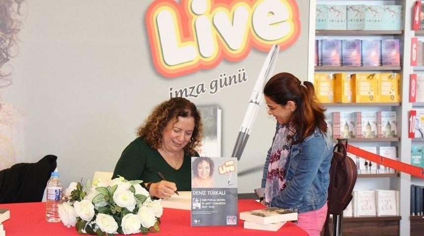 Deniz T&uuml;rkali, Forum Mersin&rsquo;de Sevenleriyle Buluştu