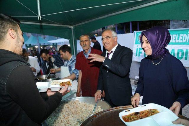 Bingöl’de Her Gün 2 Bin Kişiye Sıcak Aş