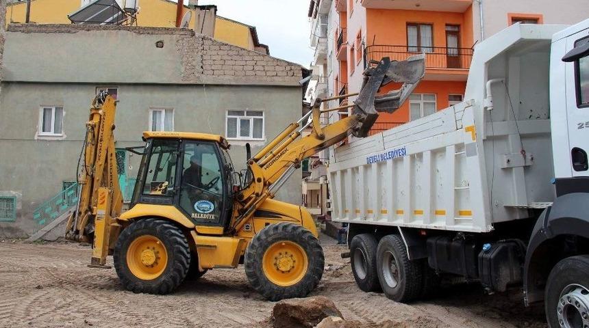 Develi’de Parke Çalışmaları Devam Ediyor