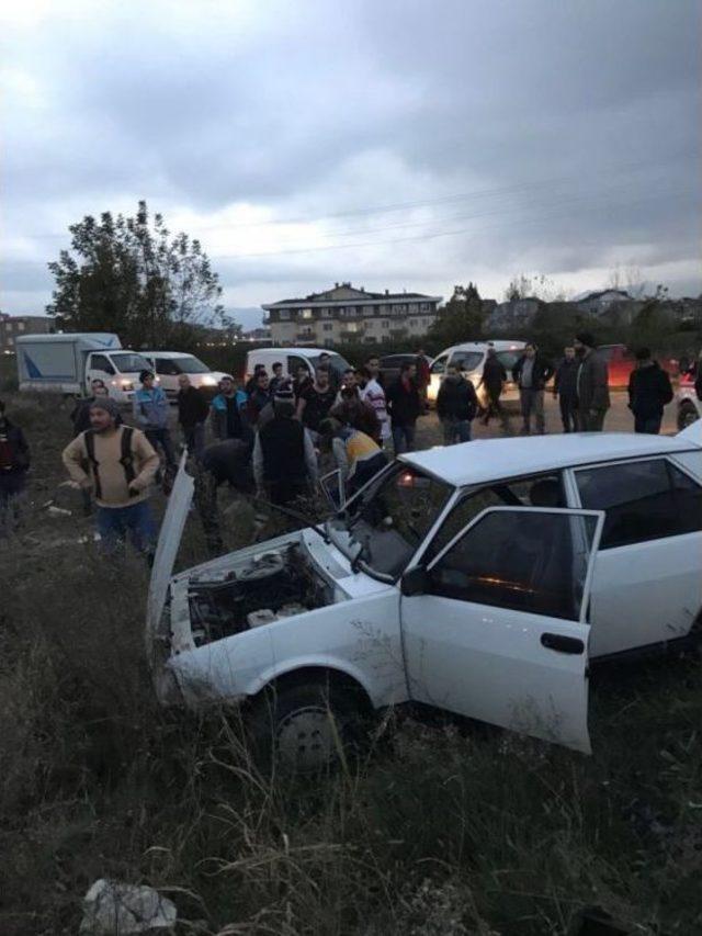 Sakarya’da Trafik Kazası: 5 Yaralı