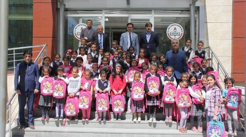 Hakkari Ensar Vakfından Eğitime Destek