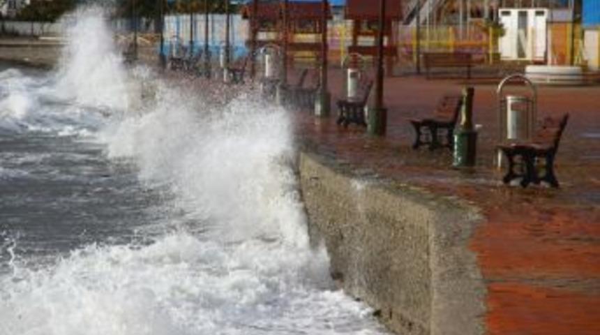 Edremit K&ouml;rfezi &Ccedil;evrelerinde Yerel Kuvvetli Yağış Bekleniyor