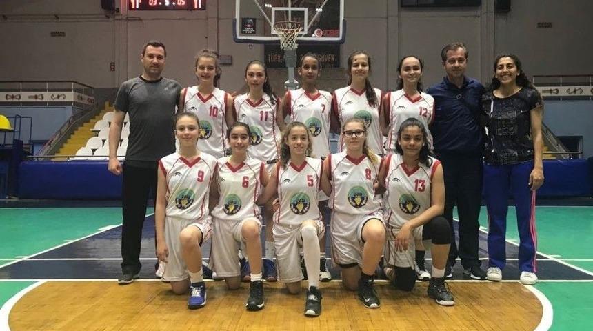 Turgutlu Belediyespor&rsquo;un Kızları Namağlup Şampiyon