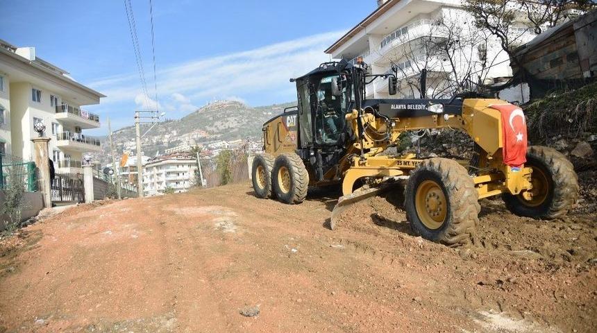 Alanya&rsquo;da 4 Yılda 185 Kilometre Yeni Yol A&ccedil;ıldı