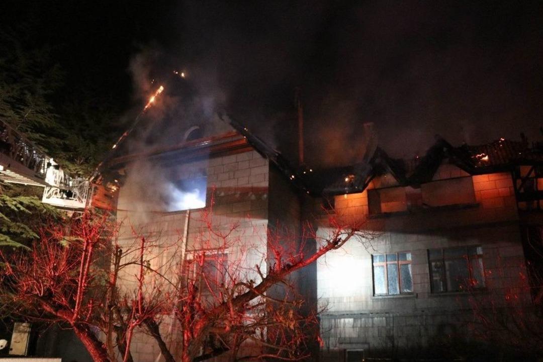 &Ccedil;iftlik Evinde Yangın