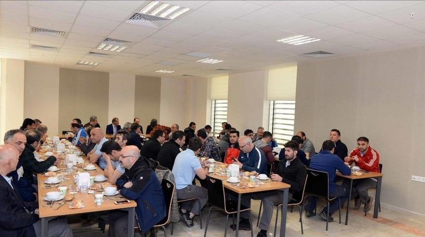 Rekt&ouml;r Alkan, G&uuml;reş Hakemleriyle Bir Araya Geldi