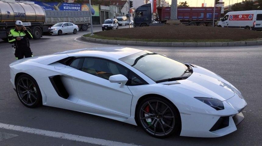 4 Milyonluk L&uuml;ks Otomobile Egzoz Y&uuml;z&uuml;nden Ceza Kesildi