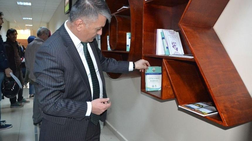 Vali Yazıcı, K&uuml;t&uuml;phane Haftasını Kutladı