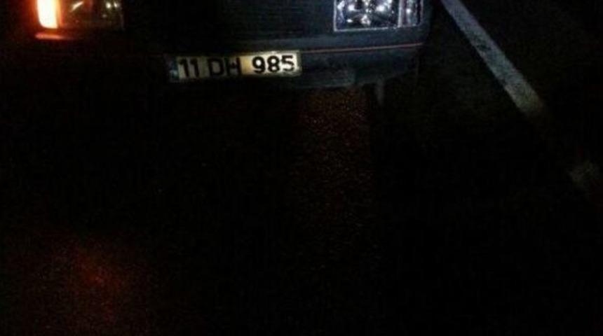 Boz&uuml;y&uuml;k&rsquo;te 2 Otomobil &Ccedil;arpıştı; 5 Yaralı