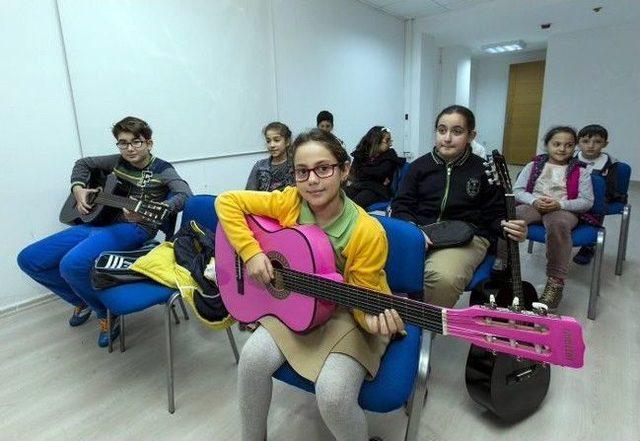 Eyüpsultan Kültür Sanat Merkezlerinde Düzenlenen Kurslara Yoğun İlgi