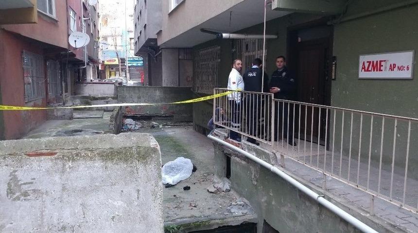 (&ouml;zel Haber) Temizlik İ&ccedil;in &Ccedil;ıktığı Camdan D&uuml;şerek &Ouml;ld&uuml;