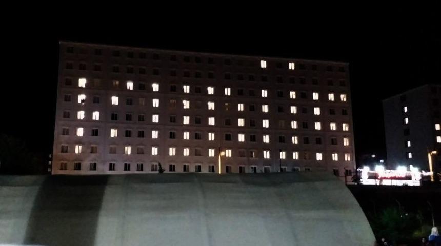 Kyk Yurtlarında Işıkla &lsquo;kud&uuml;s&rsquo; Yazıldı